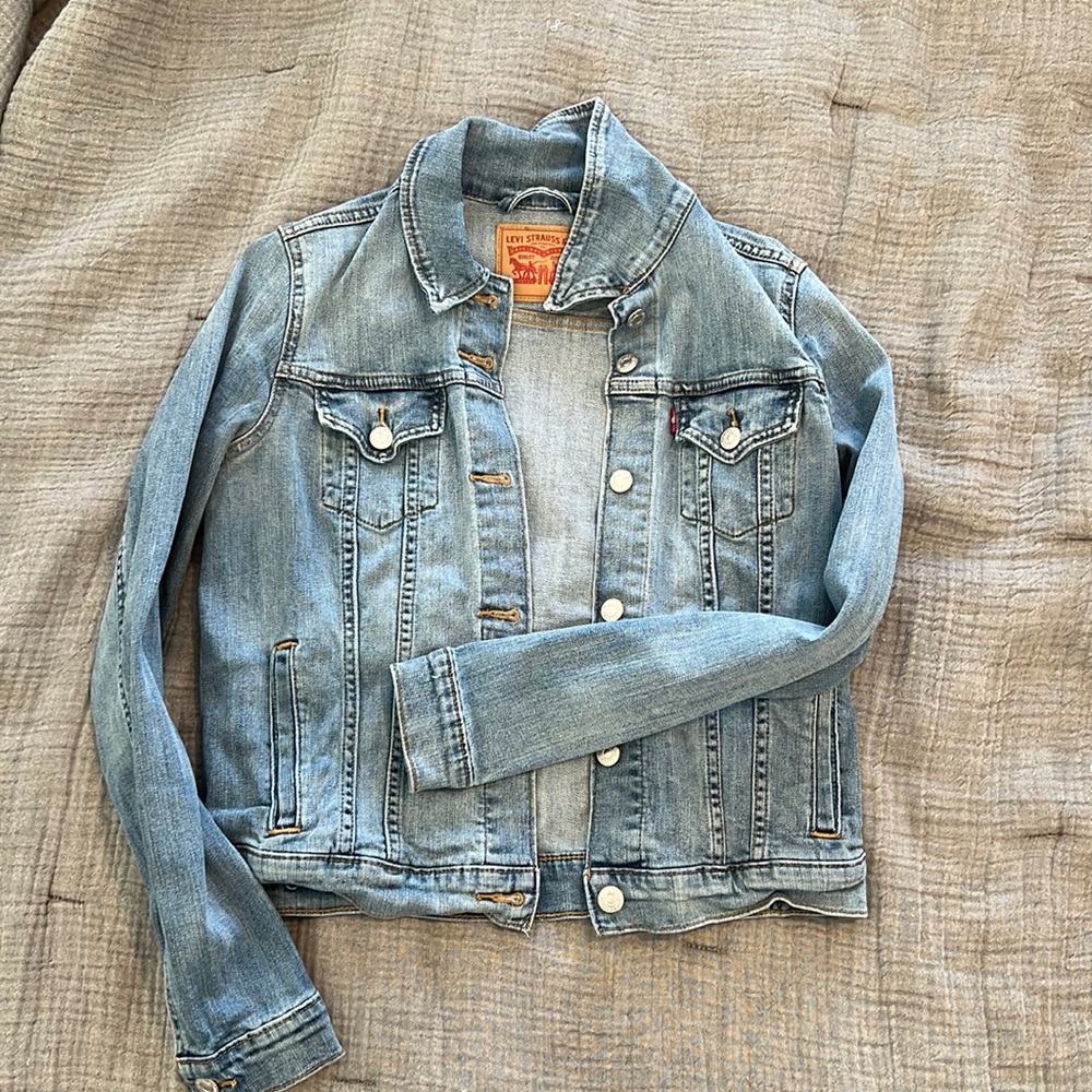 Levi Denim Jacket size M